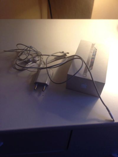 Лот: 7778462. Фото: 1. iPhone 5 16gb silver. Смартфоны