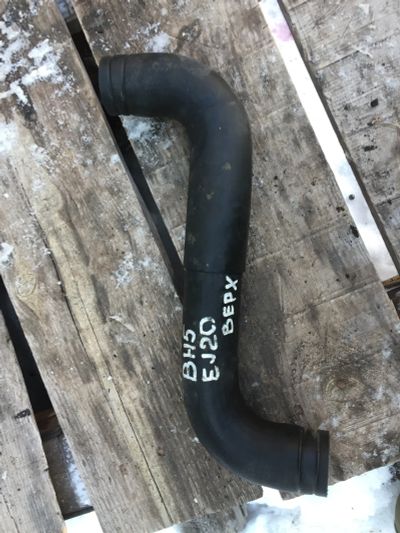 Лот: 15516009. Фото: 1. Патрубок Subaru ej20 верхний. Кузов