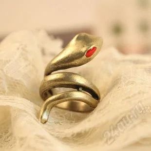 Лот: 2455519. Фото: 1. кольцо в виде змеи змея новое. Кольца, перстни