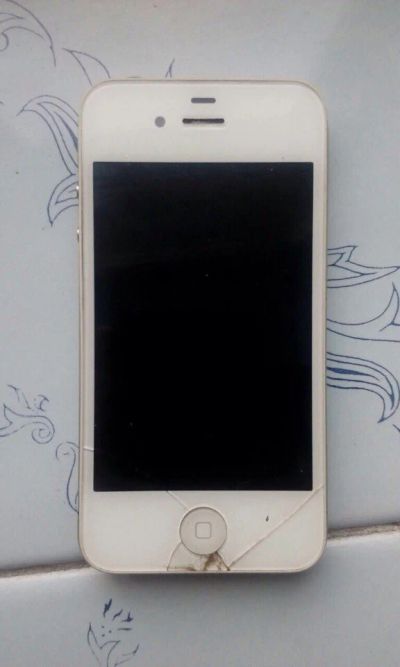Лот: 9007274. Фото: 1. Iphone 4s 32g. Смартфоны