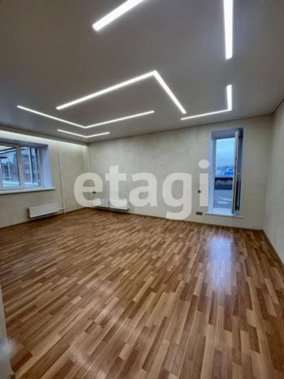 Лот: 22560010. Фото: 1. Продам 3-комн. кв. 128.3 кв.м... Квартиры, студии