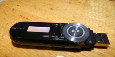 Лот: 1363631. Фото: 1. Sony Walkman NWZ-B153F 4GB, возможен... Плееры