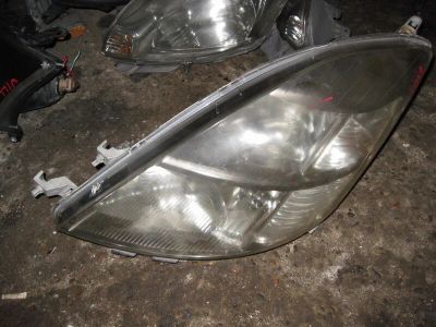 Лот: 20896389. Фото: 1. Фара ксеноновая Toyota Isis ANM10G... Оптика и освещение
