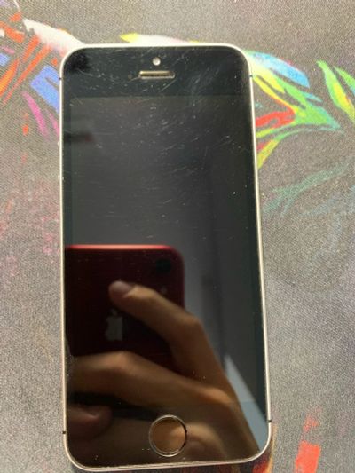 Лот: 17514051. Фото: 1. IPhone SE 2016. Смартфоны