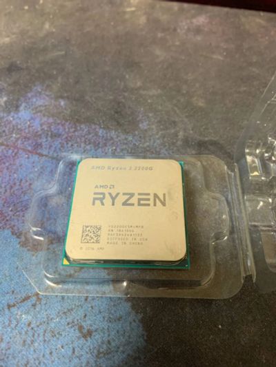 Лот: 21765854. Фото: 1. AMD Ryzen 3 2200G. Процессоры