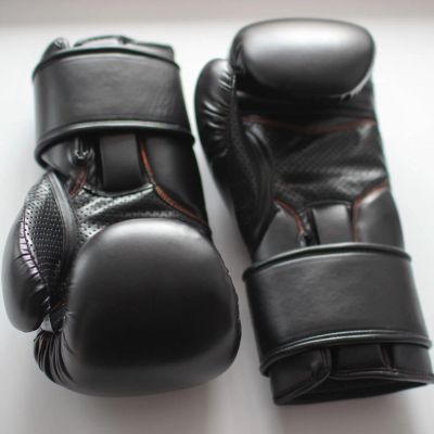 Лот: 11495625. Фото: 1. Перчатки для бокса Domyos 12 унций. Перчатки