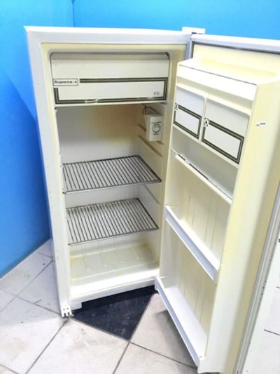 Лот: 11290911. Фото: 1. Холодильник Бирюса-3 код 507774. Холодильники, морозильные камеры