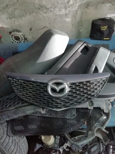 Лот: 16279759. Фото: 1. Решетка радиатора mazda 3 bk. Кузов
