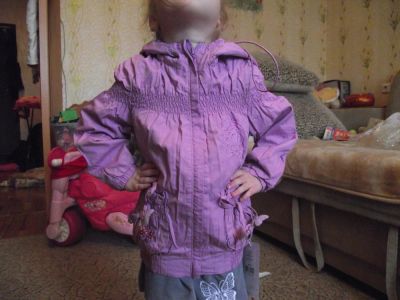 Лот: 7331327. Фото: 1. Ветровка д/д 98 р-р новая2. Верхняя одежда