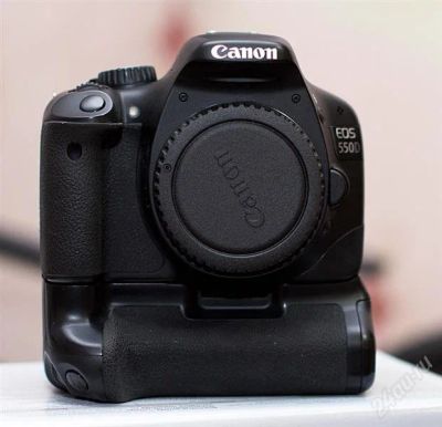 Лот: 1575119. Фото: 1. canon 550D body + батарейная ручка... Цифровые зеркальные