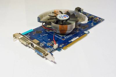 Лот: 4975734. Фото: 1. Видеокарта Gigabyte Radeon HD... Видеокарты