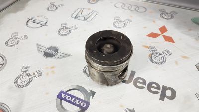 Лот: 23591129. Фото: 1. Поршень Land Rover Discovery 276DT... Двигатель и элементы двигателя