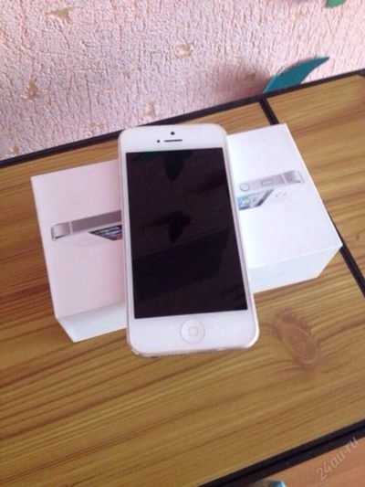 Лот: 3898382. Фото: 1. Apple iPhone 5 16gb white. Смартфоны