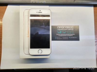 Лот: 16484724. Фото: 1. Apple iPhone SE 32Gb. Смартфоны