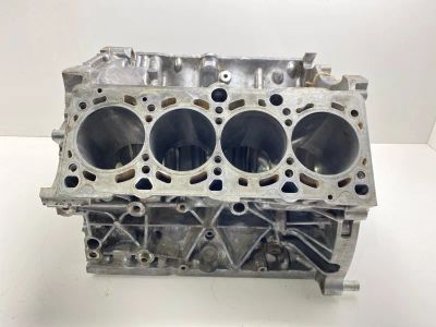 Лот: 21450117. Фото: 1. Блок цилиндров Audi A8 2003 077103011AT... Двигатель и элементы двигателя
