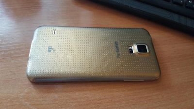 Лот: 8210405. Фото: 1. Samsung Galaxy S5 Gold. Смартфоны