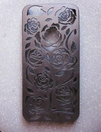 Лот: 3064331. Фото: 1. Чехол iPhone 5, чёрные розы. Чехлы, бамперы