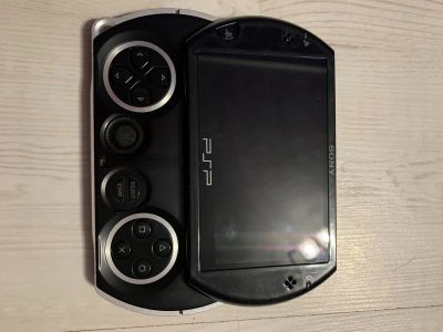 Лот: 17067745. Фото: 1. PSP GO. Игровые приставки, консоли