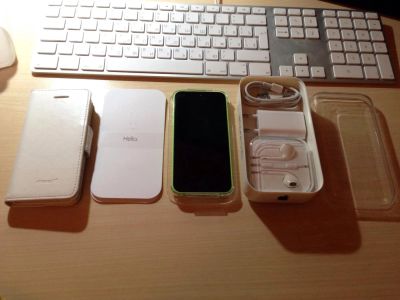 Лот: 6490598. Фото: 1. iPhone 5с 16Gb как новый! + Чехол-книжка... Смартфоны