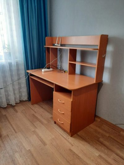 Лот: 20267530. Фото: 1. Компьютерный стол. Компьютерные и письменные столы