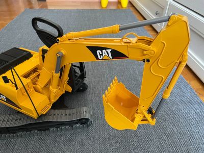 Лот: 17753233. Фото: 1. Экскаватор Bruder гусеничный CAT... Машины и техника