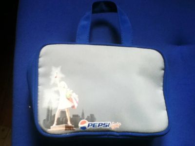 Лот: 3218634. Фото: 1. Косметичка Pepsi c 2 съемными... Сумки
