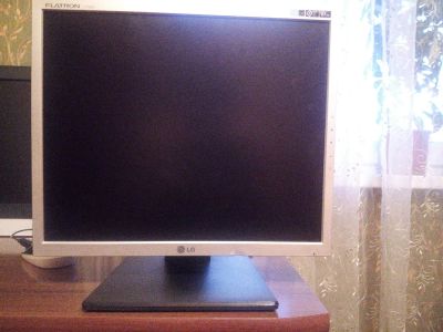 Лот: 6879279. Фото: 1. Монитор LG Flatron L1752HQ. ЖК-мониторы