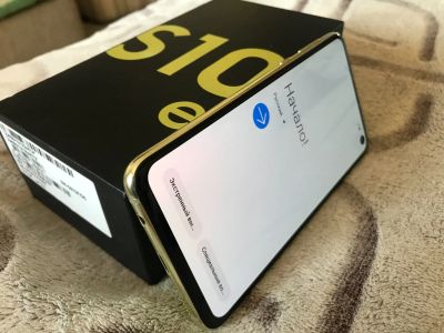 Лот: 17604965. Фото: 1. Samsung Galaxy s10e 128gb цитрус. Смартфоны