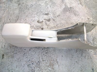 Лот: 11421466. Фото: 1. Подлокотник Toyota Corolla\Fielder... Салон