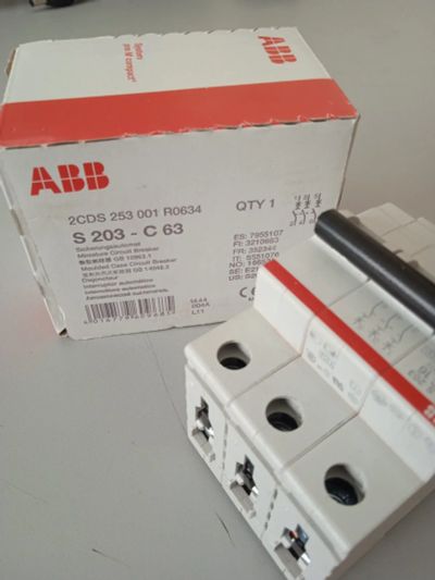 Лот: 17348981. Фото: 1. Автомат S 203 - C 63 6кА ABB. Автоматы, пакетники, предохранители