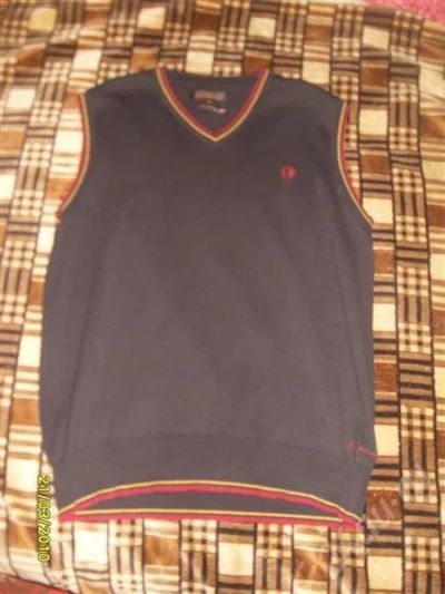 Лот: 289863. Фото: 1. жилетка Ben Sherman. Свитеры, толстовки, худи