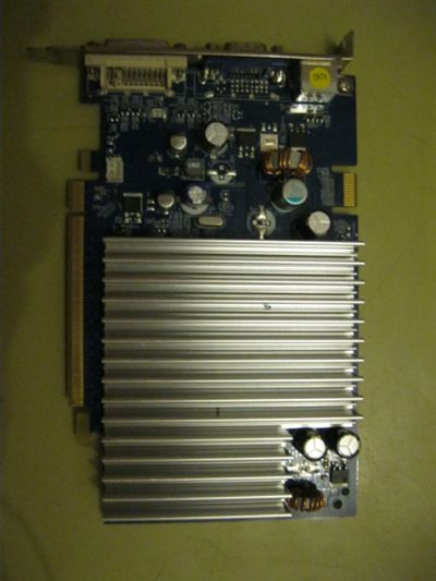 Лот: 6553854. Фото: 1. PCI-E GeForce 7600GS 256mb 128... Видеокарты