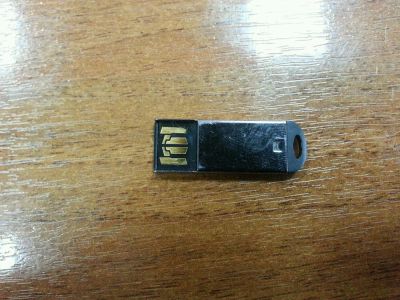 Лот: 5140016. Фото: 1. Флешка. 8Гб. Немного некомплектная... USB-флеш карты