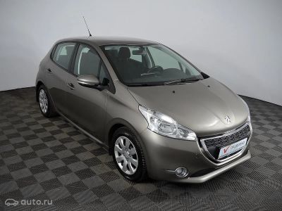Лот: 11414134. Фото: 1. Фара правая Peugeot 208. Оптика и освещение