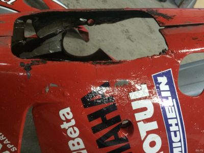Лот: 13500975. Фото: 1. нижний пластик на Yamaha R1 2000. Запчасти
