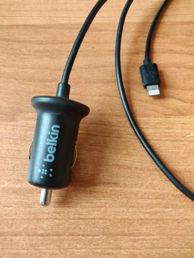 Лот: 11787517. Фото: 1. Автомобильное зарядное Belkin... Зарядные устройства, блоки питания, адаптеры сетевые для смартфонов