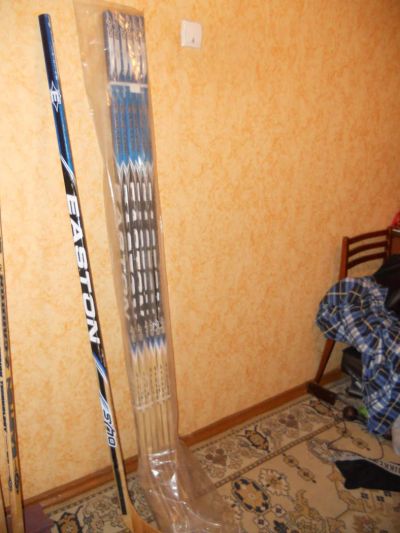 Лот: 4846232. Фото: 1. Easton Synergy SY70 sr новая Клюшка. Мячи, ракетки, шайбы, клюшки