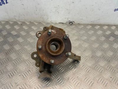 Лот: 23246407. Фото: 1. поворотный кулак Ford Focus CB4. Двигатель и элементы двигателя