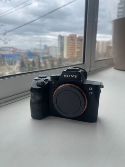 Лот: 22181859. Фото: 1. Продам Sony a7iii срочно 2 дня. Цифровые беззеркальные со сменной оптикой