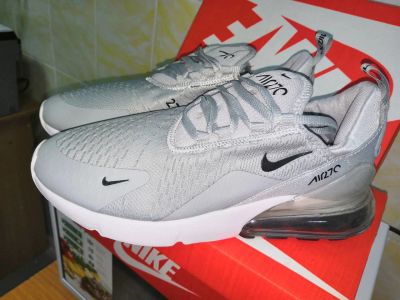 Лот: 12724461. Фото: 1. Кроссовки Nike Air Max 270. Кеды, кроссовки, слипоны