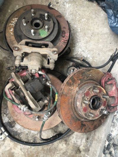Лот: 19065680. Фото: 1. Комплект суппортов тормозных Subaru... Тормозная система