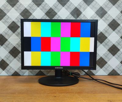 Лот: 20215336. Фото: 1. Монитор Samsung E1920NW Диагональ... ЖК-мониторы