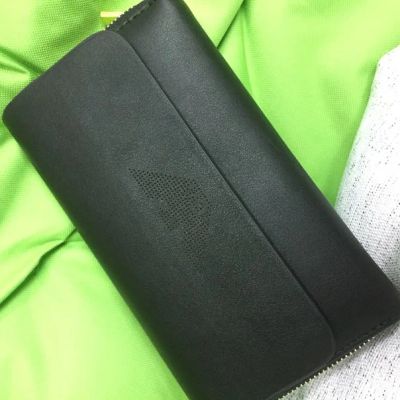 Лот: 6580046. Фото: 1. Клатч Armani Женский. Бумажники, кошельки, портмоне