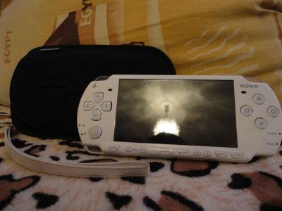 Лот: 3337609. Фото: 1. Sony PSP Slim 2006 белая. Игровые приставки, консоли
