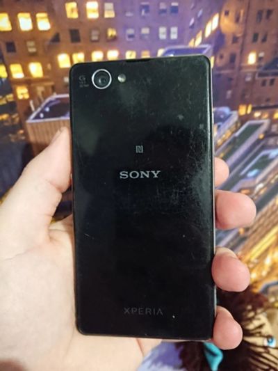 Лот: 10719496. Фото: 1. Sony Z1 compact читать описание... Смартфоны