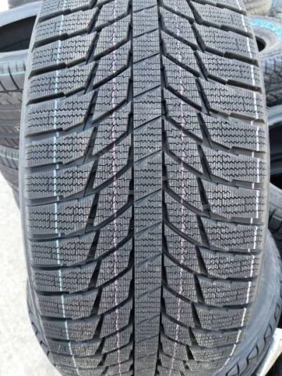 Лот: 22994225. Фото: 1. Зимняя резина 205/50 R-16 " Triangle... Шины