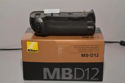 Лот: 7248289. Фото: 1. Батарейный блок Nikon MB-D12... Батарейные блоки, ручки