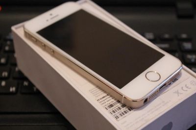 Лот: 8548682. Фото: 1. Apple Iphone 5s 16 gb Gold. Смартфоны