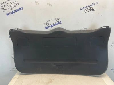 Лот: 24627420. Фото: 1. обшивка двери багажника Toyota... Двигатель и элементы двигателя