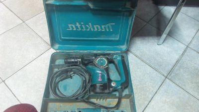 Лот: 4741829. Фото: 1. Продам перфоратор Makita HR2811FT... Электроинструмент